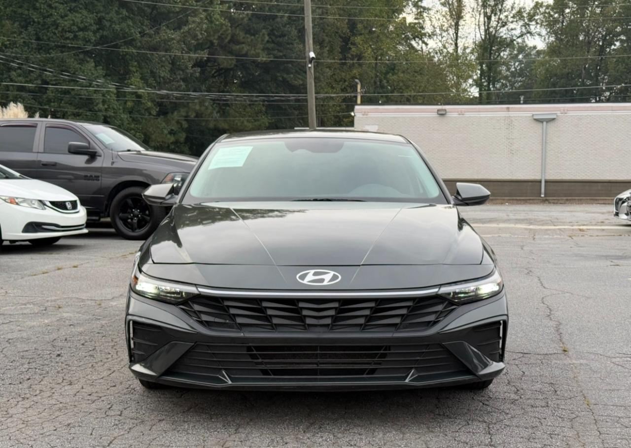 Hyundai Elantra photo 3