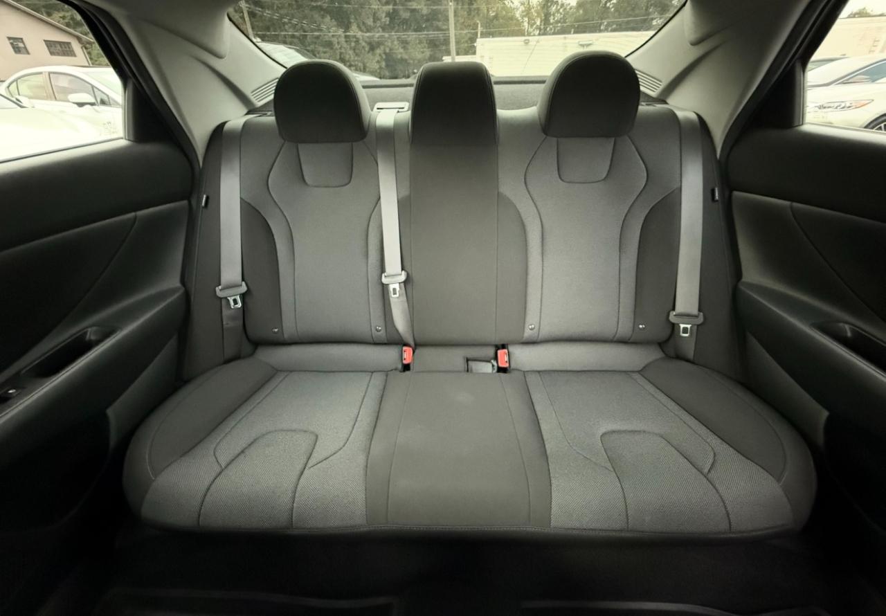 Hyundai Elantra photo 12