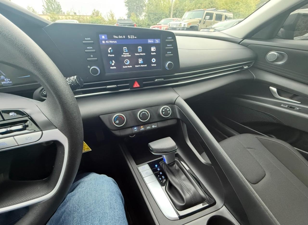 Hyundai Elantra photo 19