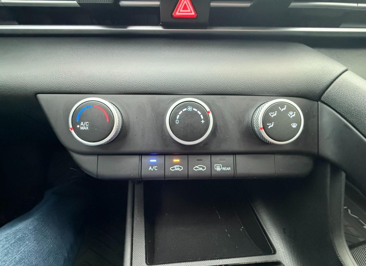 Hyundai Elantra photo 23