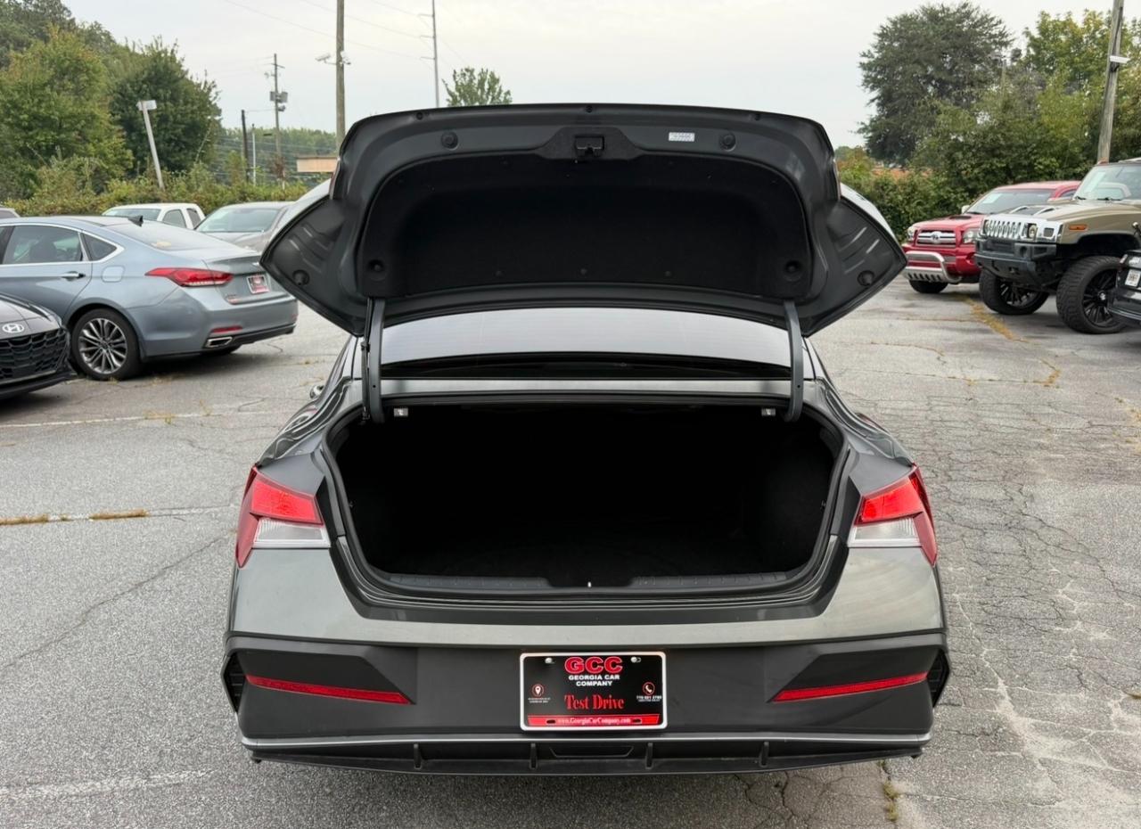 Hyundai Elantra photo 26