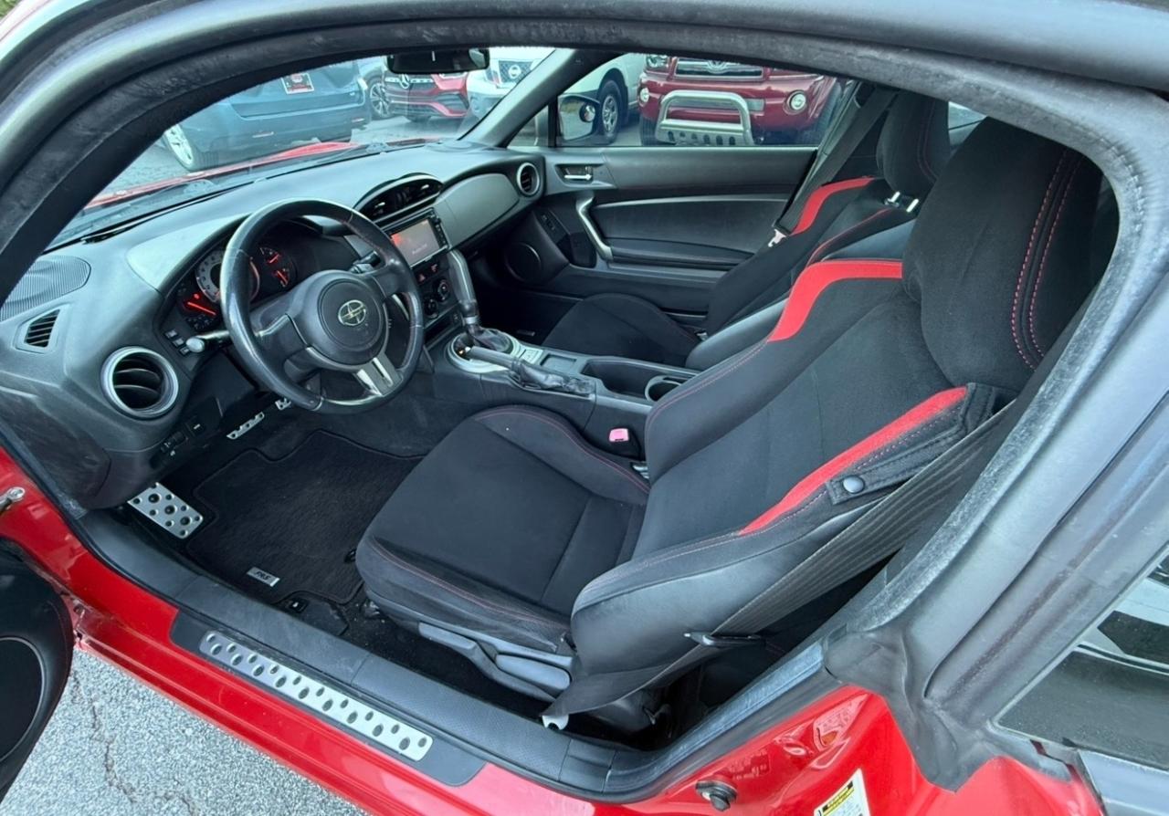 Scion FR-S 2dr Cpe Auto (Natl) 2015
