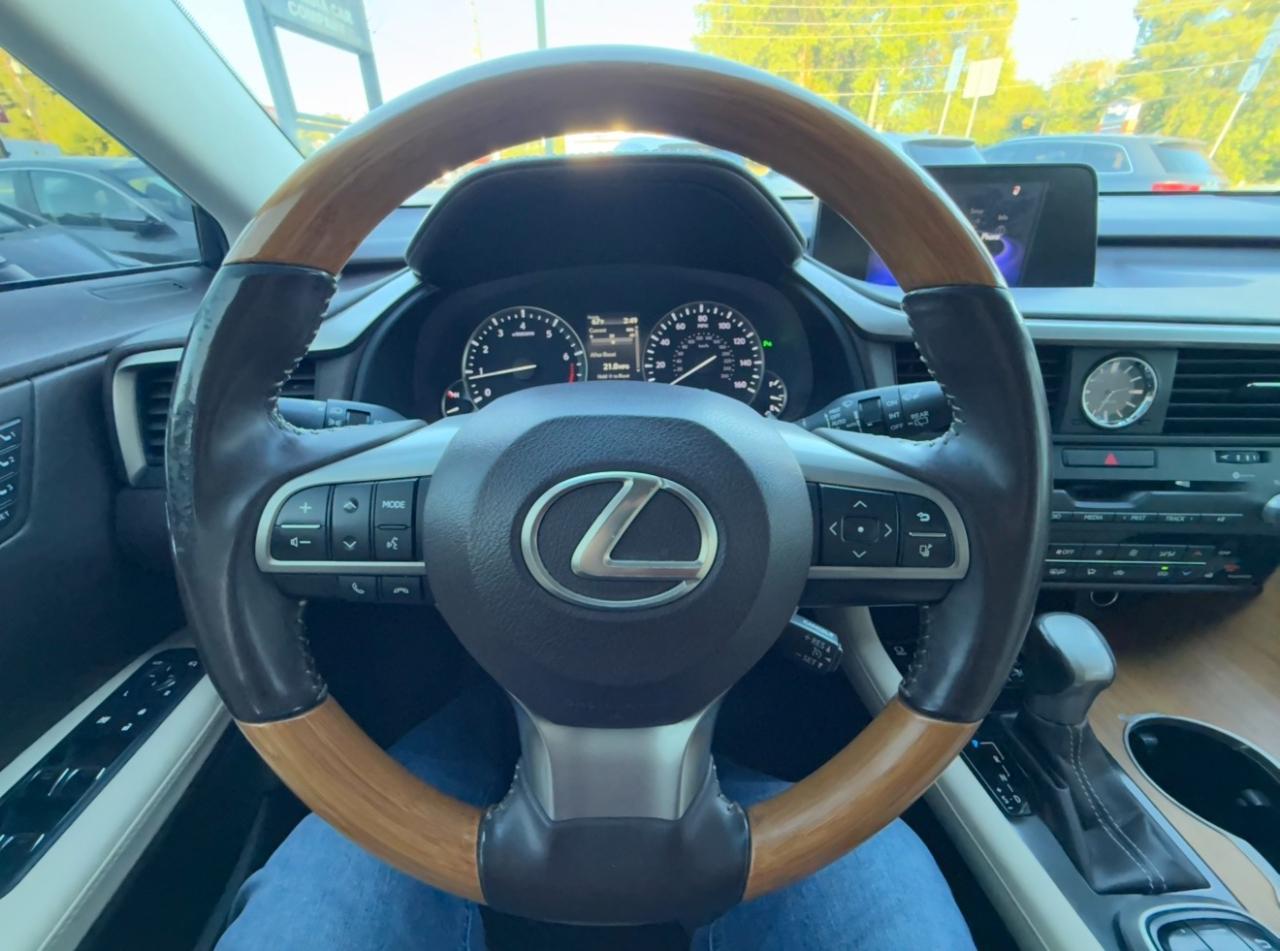 Lexus RX photo 17