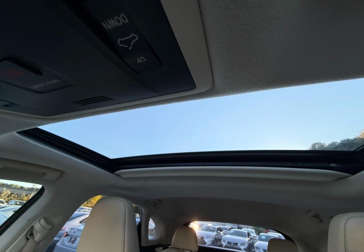 Lexus RX photo 27