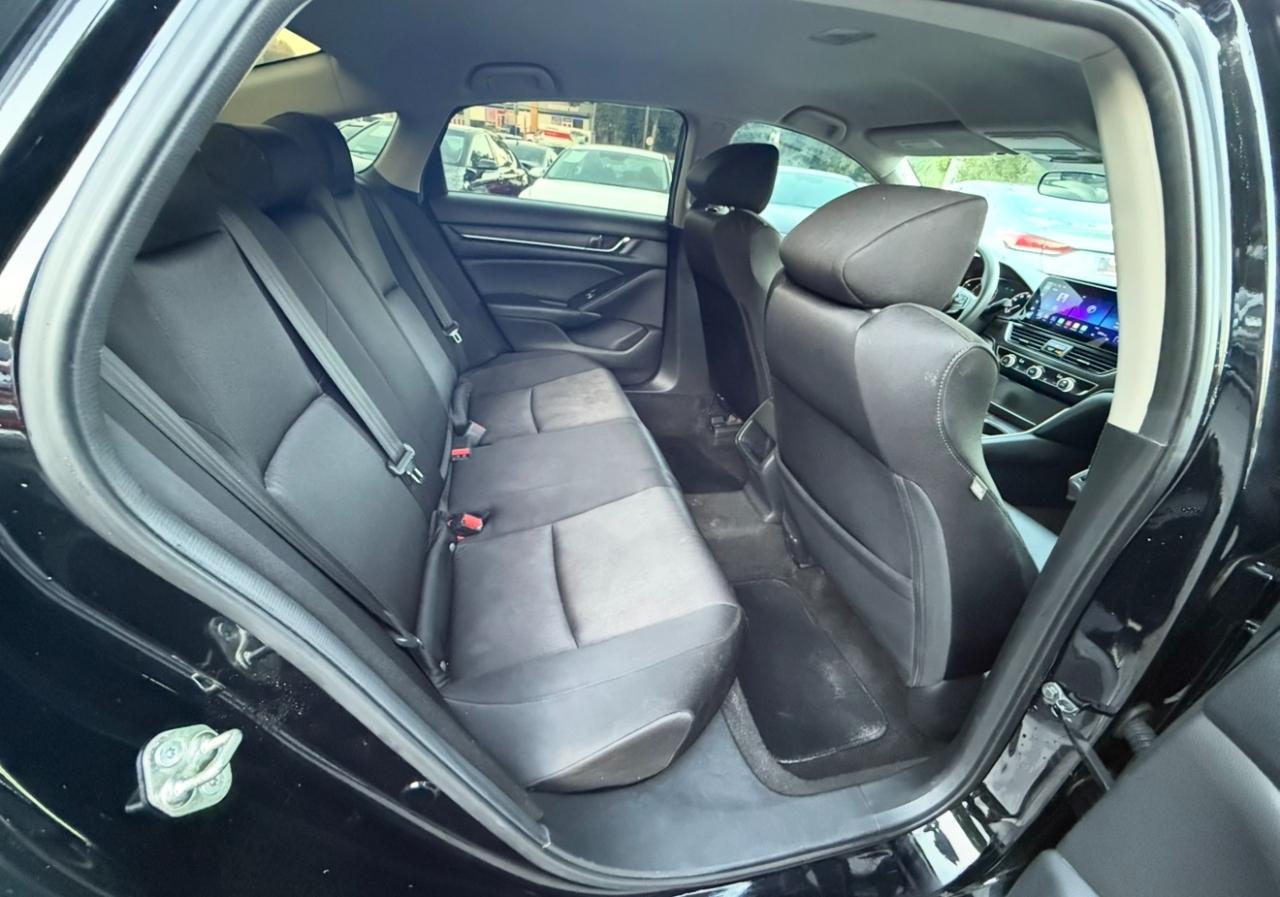 Honda Accord photo 12