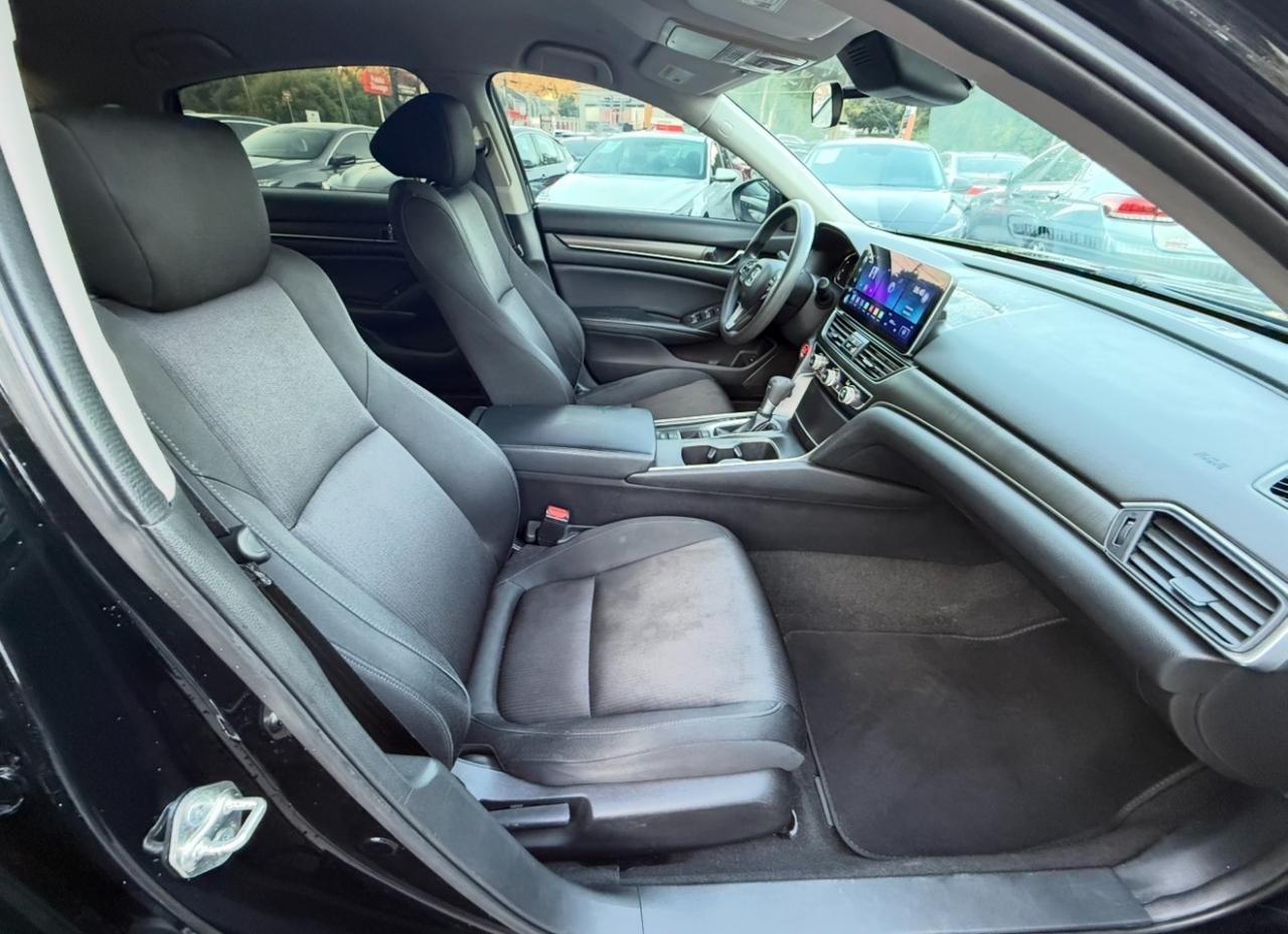 Honda Accord photo 15
