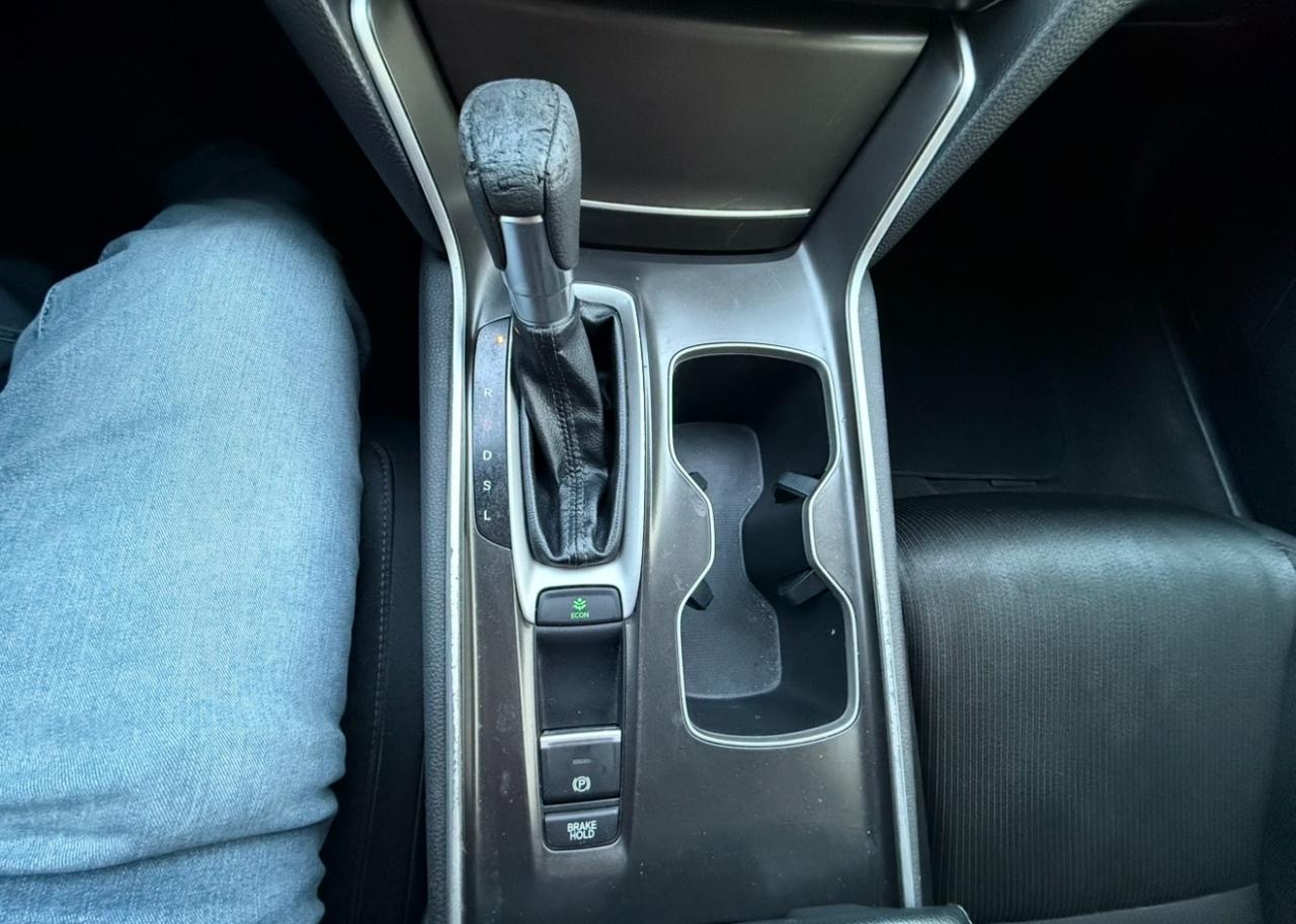 Honda Accord photo 21