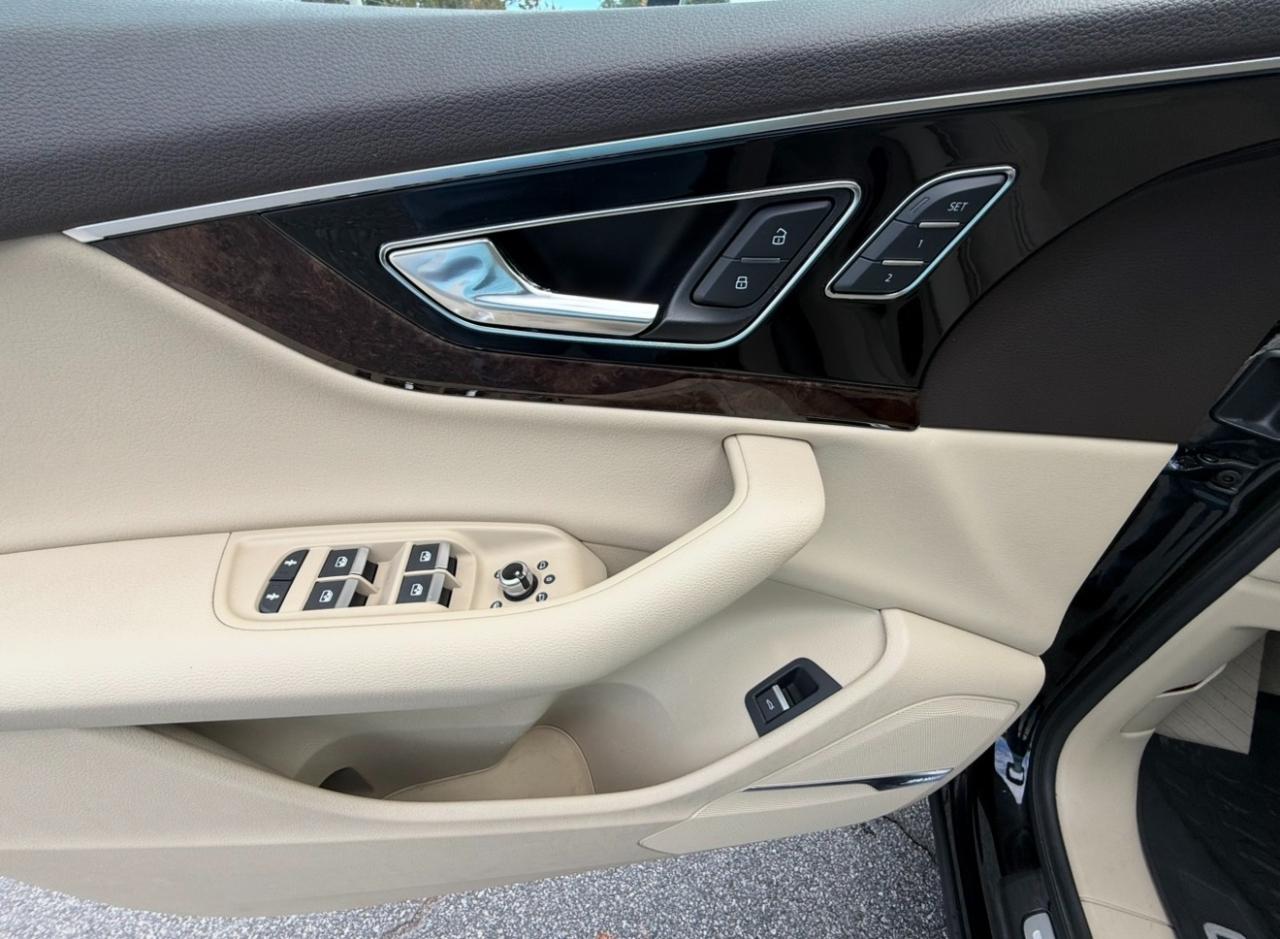 Audi Q7 SE Premium Plus 55 TFSI quattro 2019