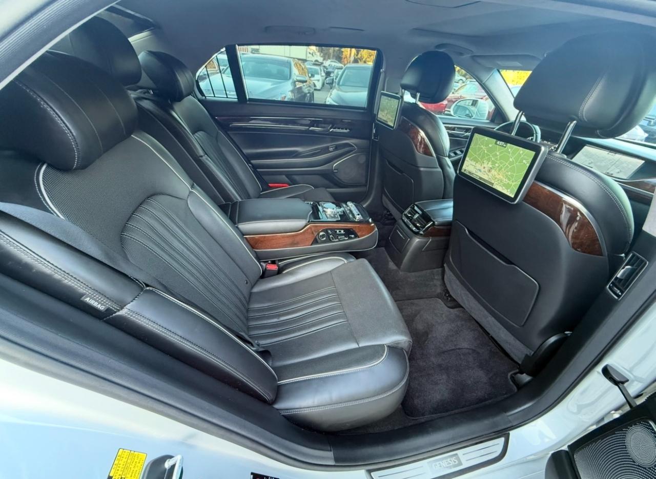 Genesis G90 photo 14