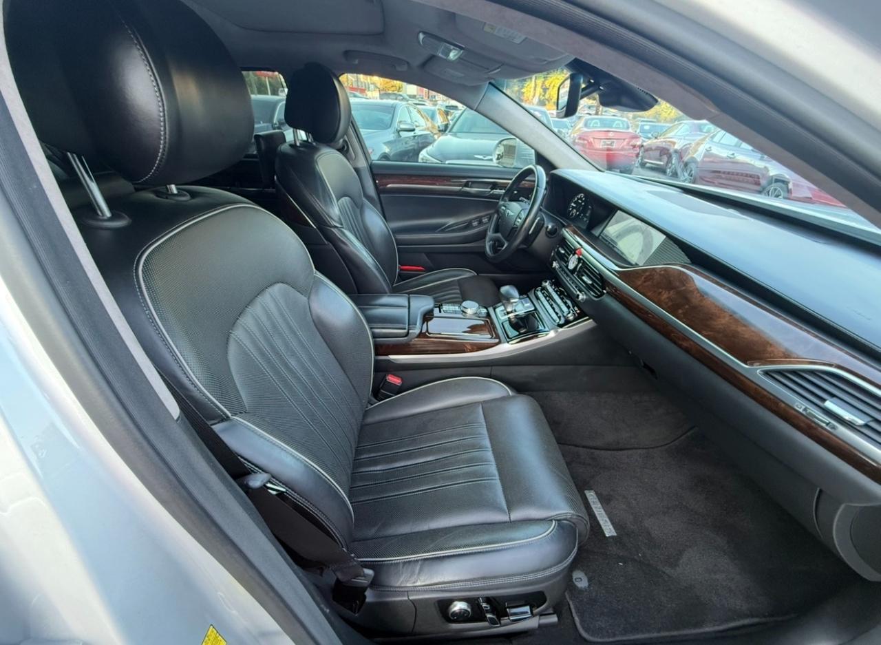Genesis G90 photo 16