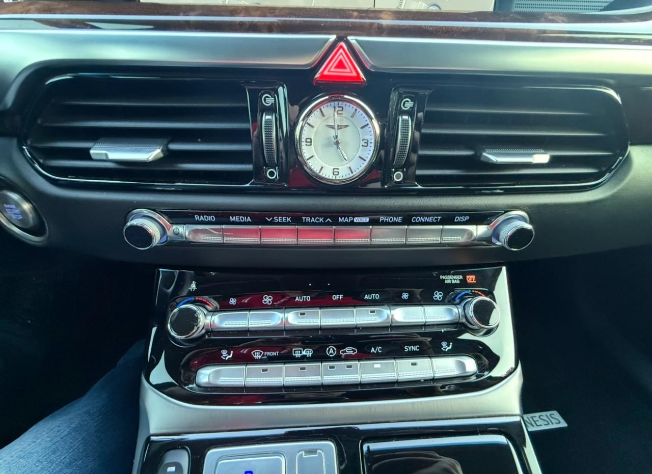 Genesis G90 photo 23