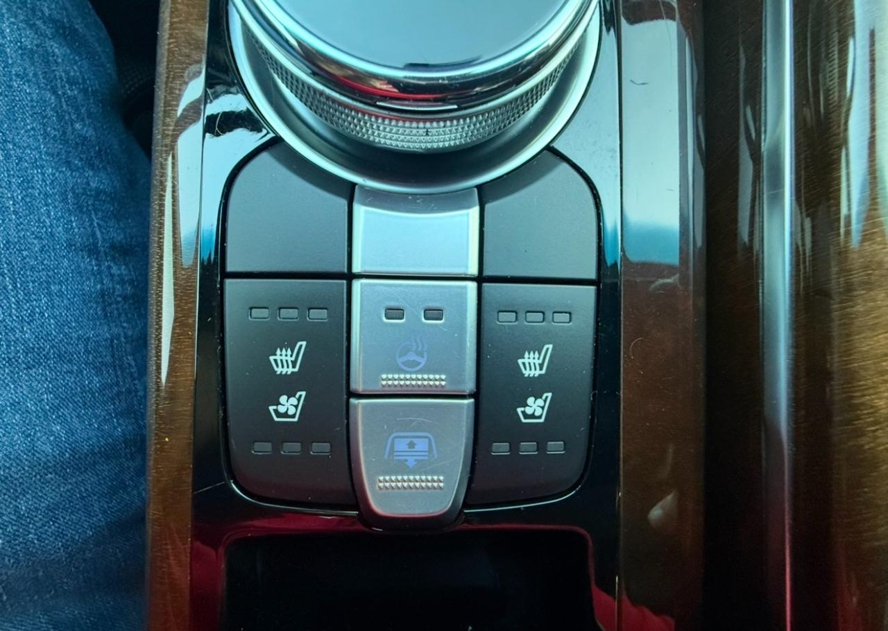 Genesis G90 photo 25