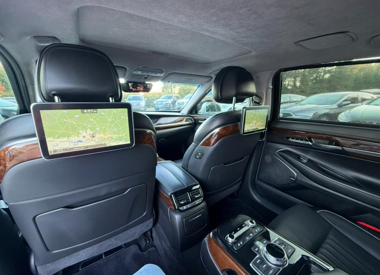 Genesis G90 photo 32
