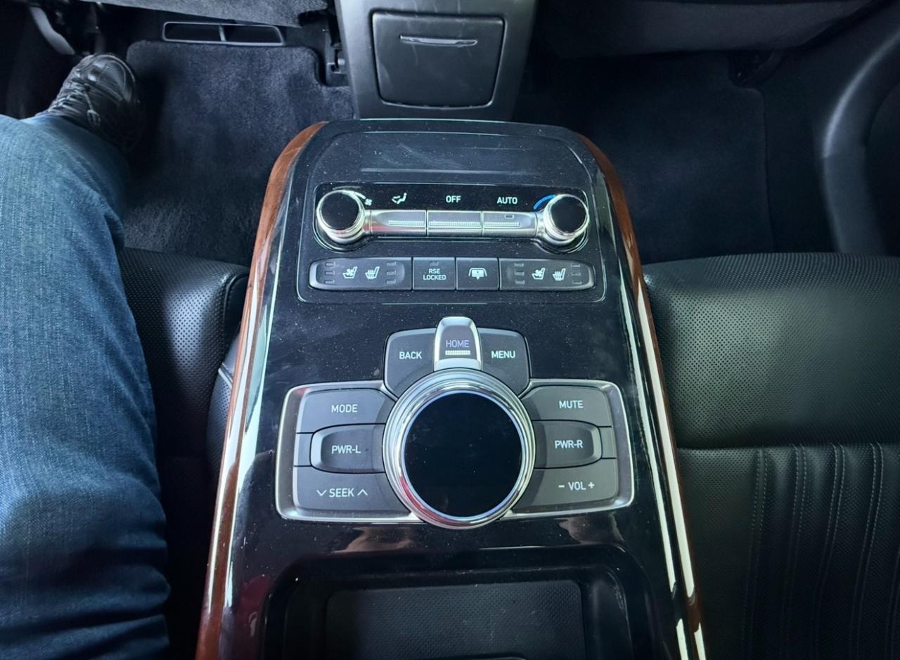 Genesis G90 photo 34