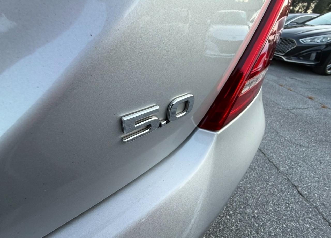 Genesis G90 photo 38