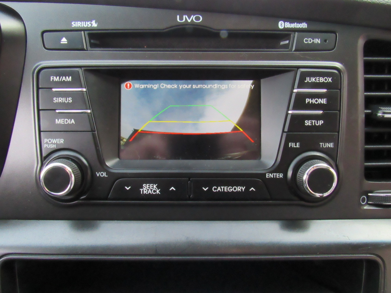 Kia Optima LX MT 2013