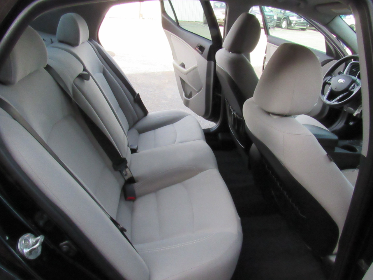 Kia Optima LX MT 2013