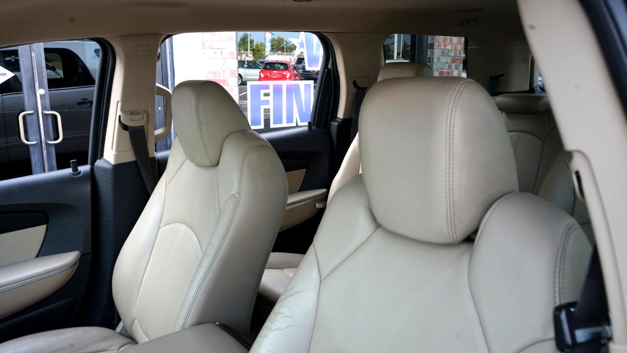 GMC Acadia SLT-2 FWD 2011