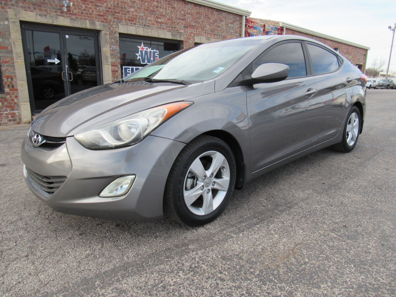 Hyundai Elantra GLS M/T 2013