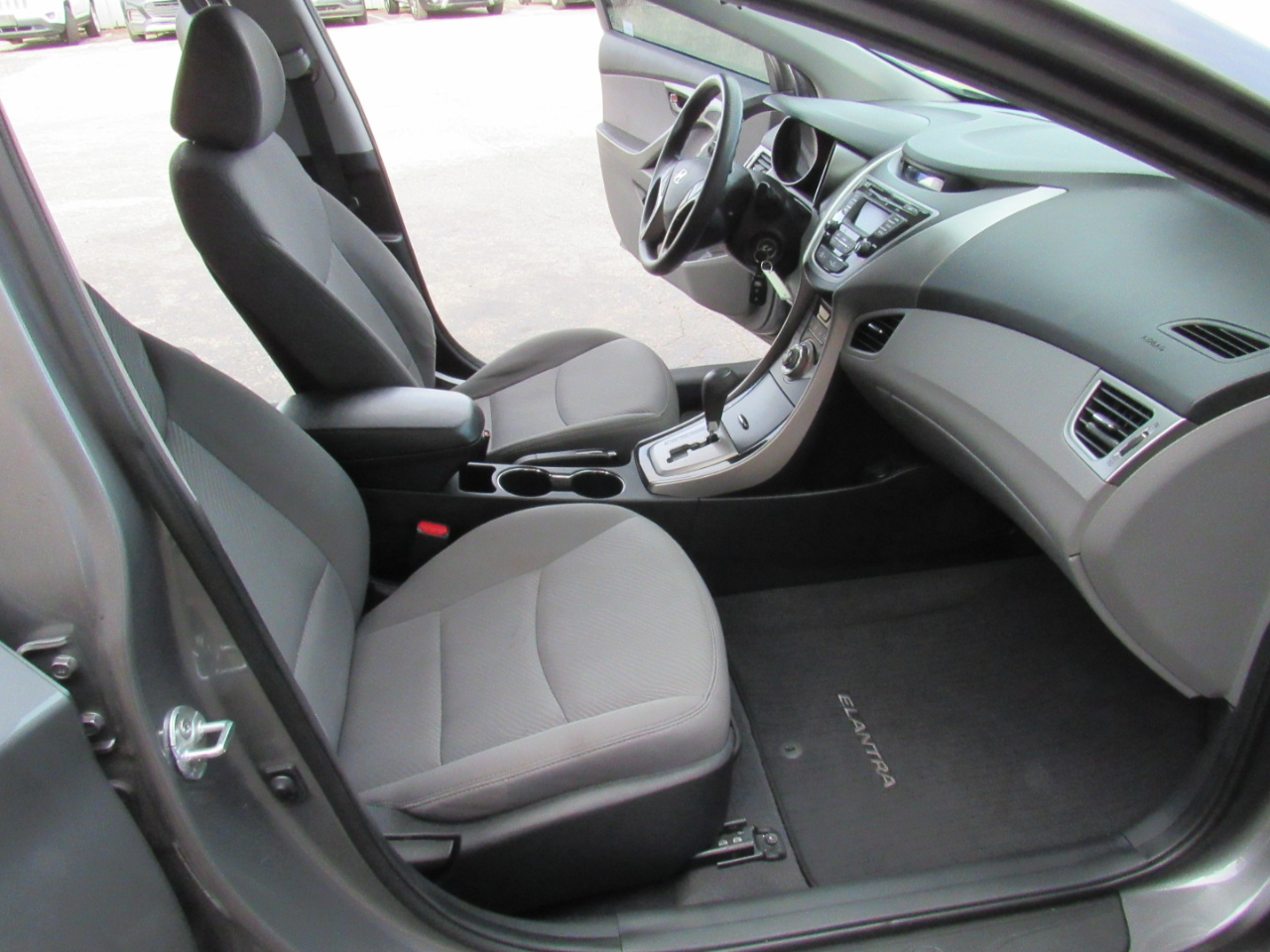 Hyundai Elantra GLS M/T 2013