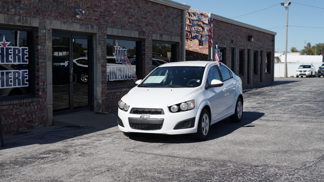 Chevrolet Sonic LS Auto Sedan 2013