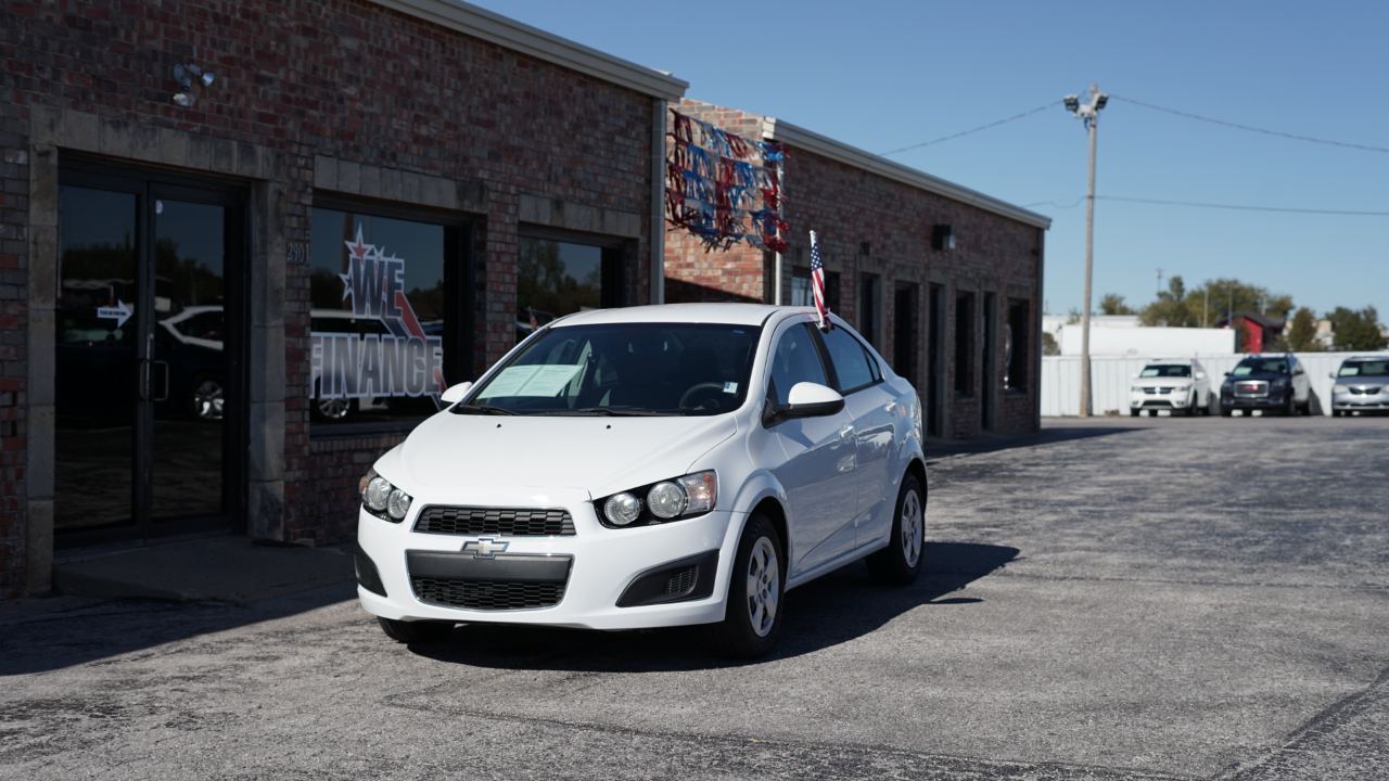 Chevrolet Sonic LS Auto Sedan 2013