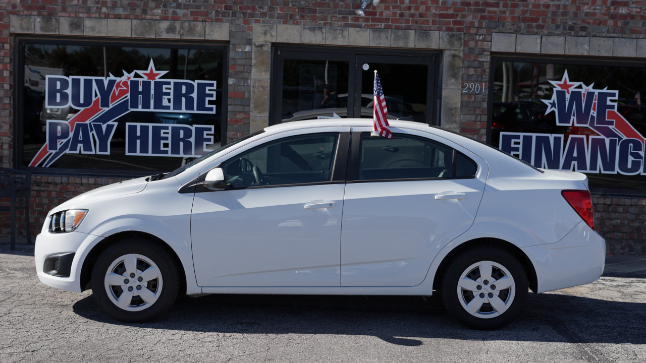 Chevrolet Sonic LS Auto Sedan 2013