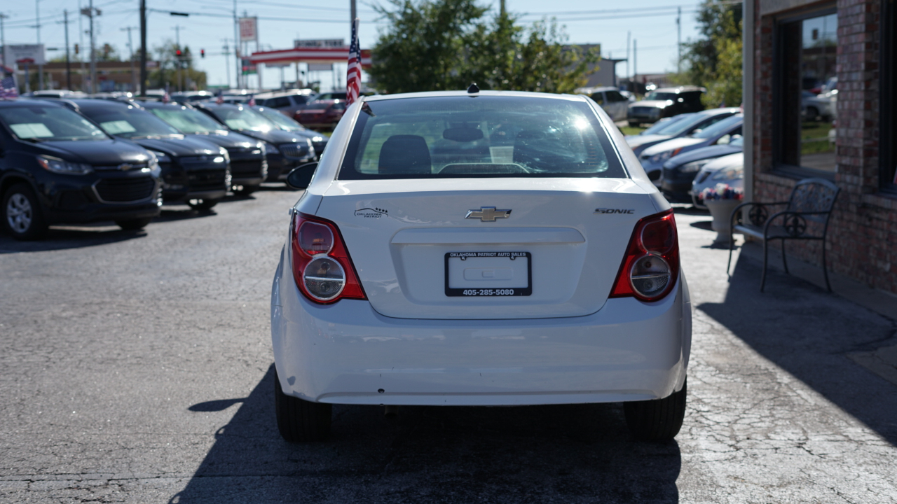 Chevrolet Sonic LS Auto Sedan 2013