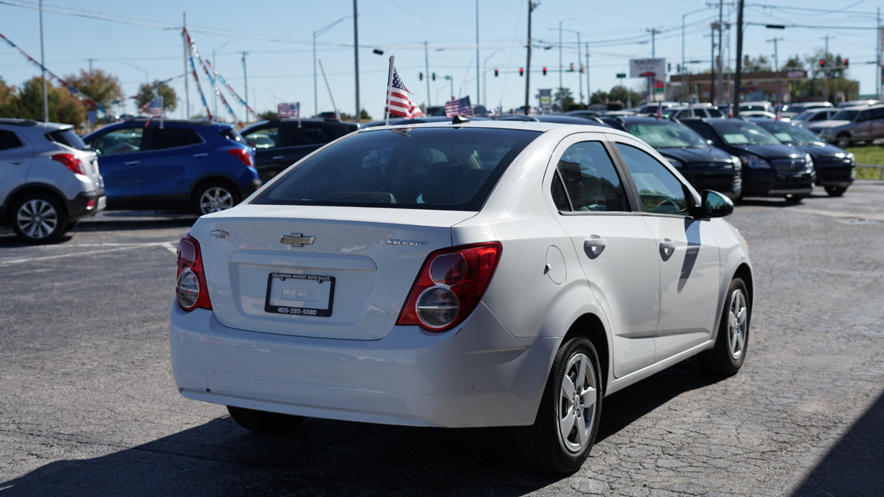 Chevrolet Sonic LS Auto Sedan 2013