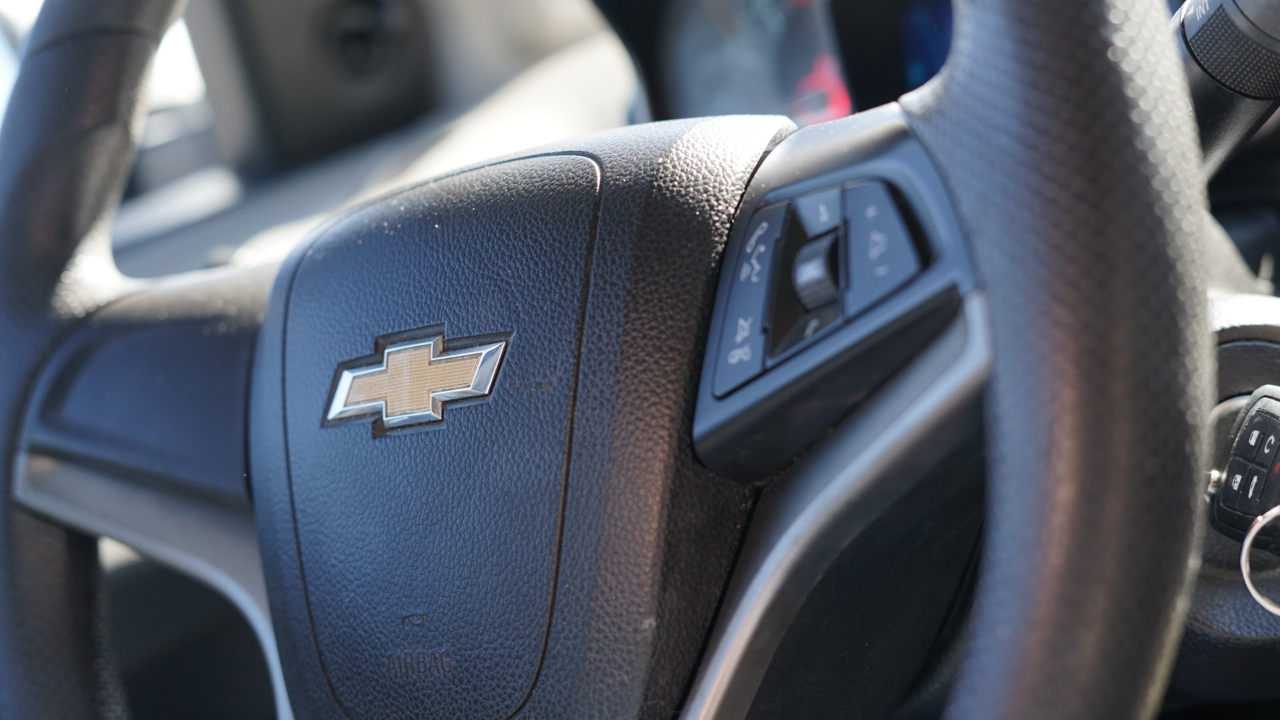 Chevrolet Sonic LS Auto Sedan 2013