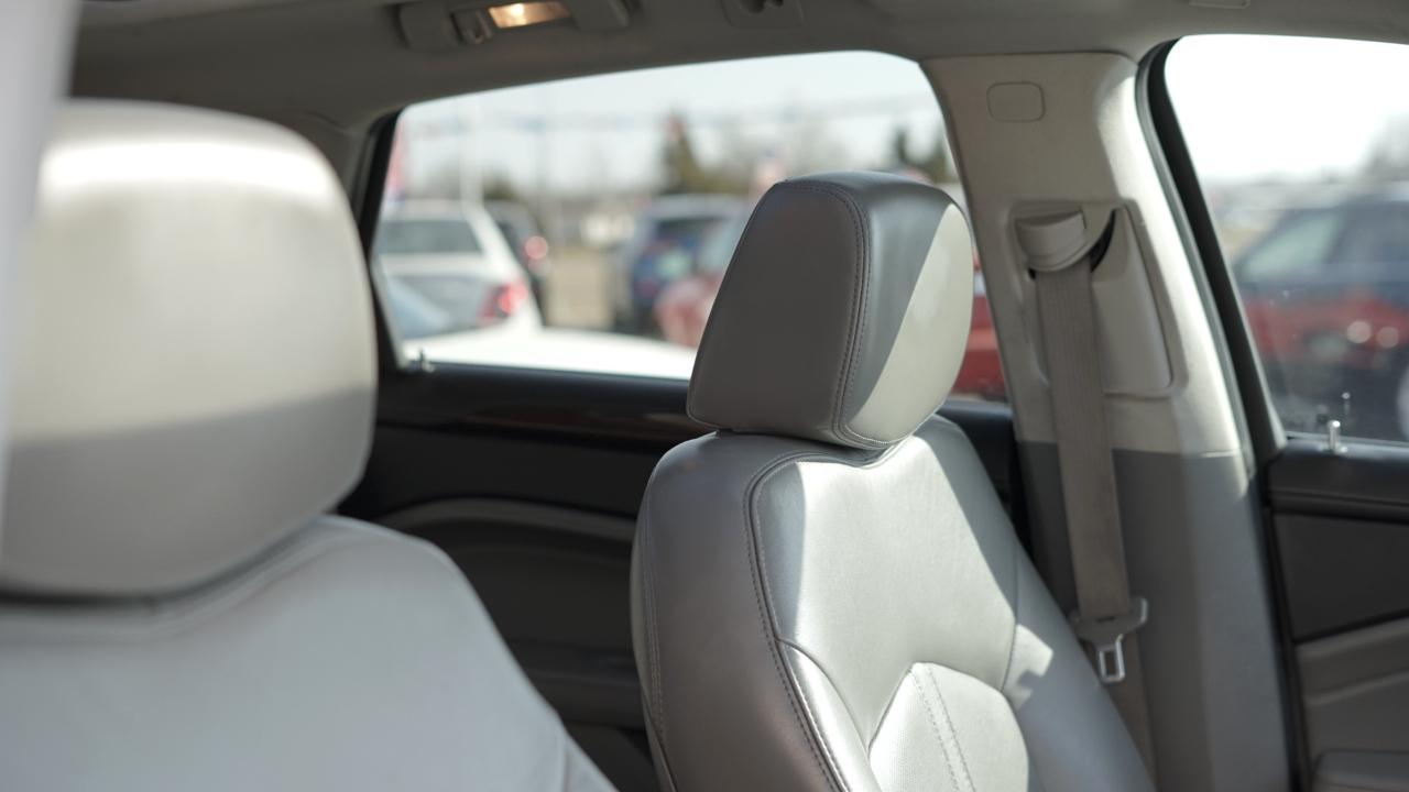 Cadillac SRX Luxury Collection AWD 2010