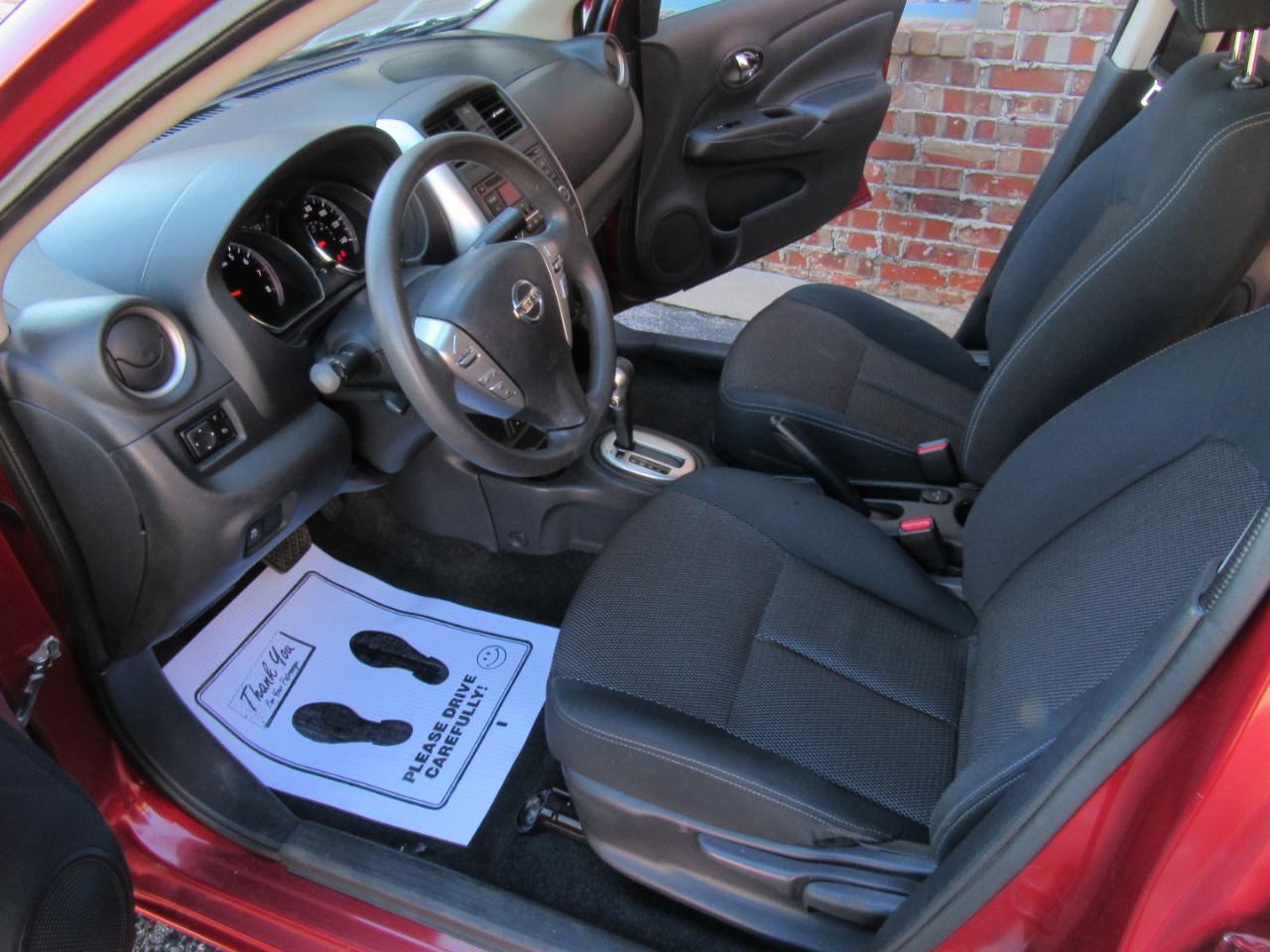 Nissan Versa 1.6 S 5M 2017