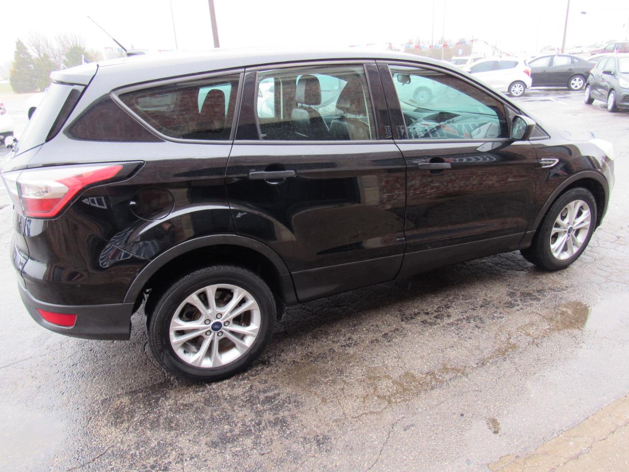 Ford Escape S FWD 2017
