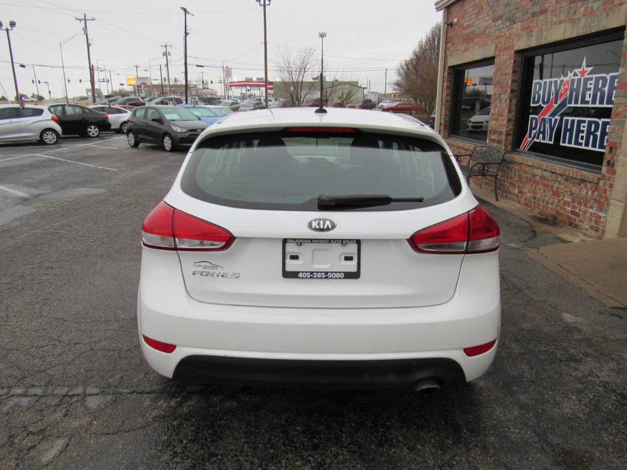 Kia Forte 5-Door LX 2016