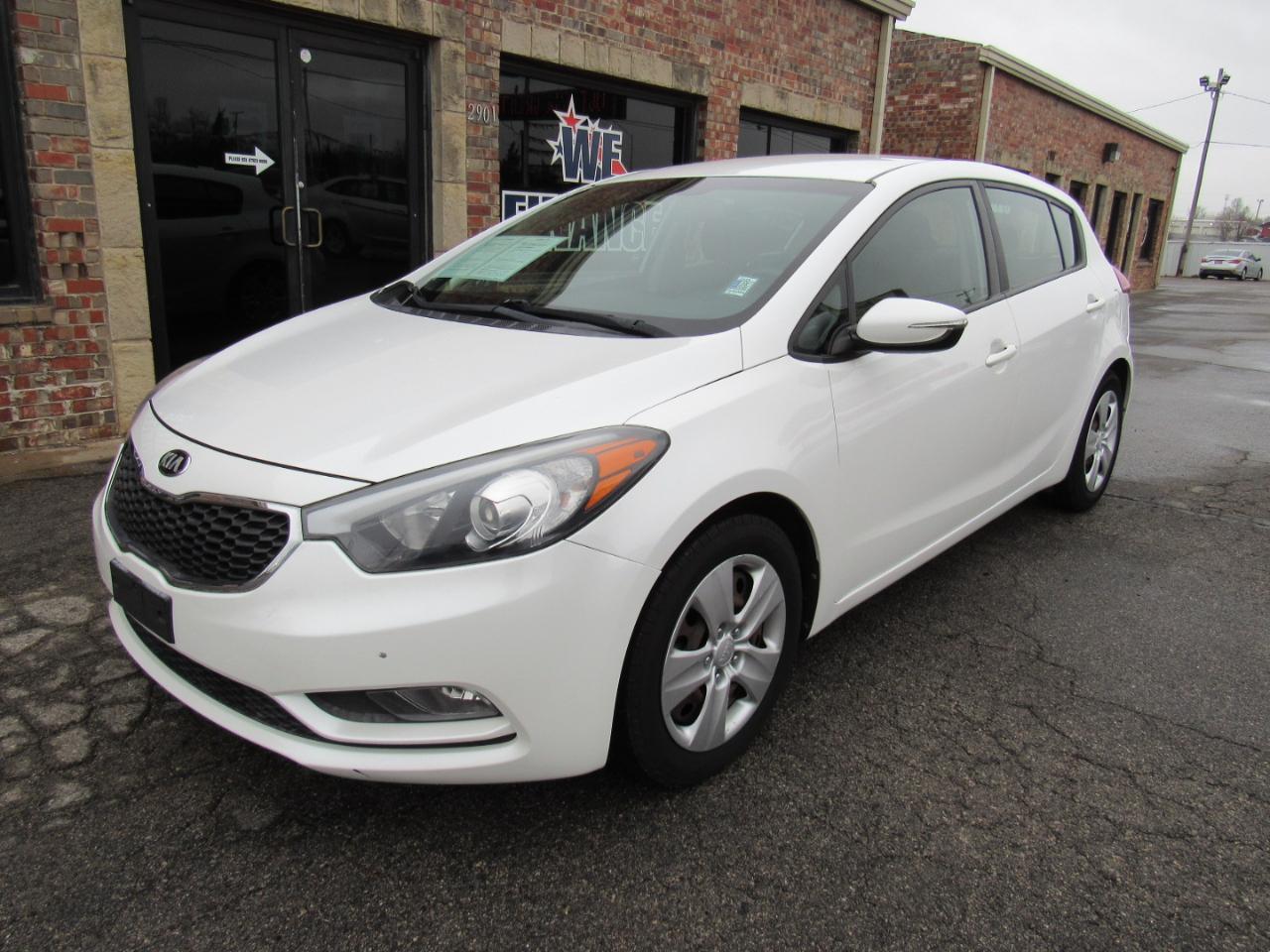 Kia Forte 5-Door LX 2016