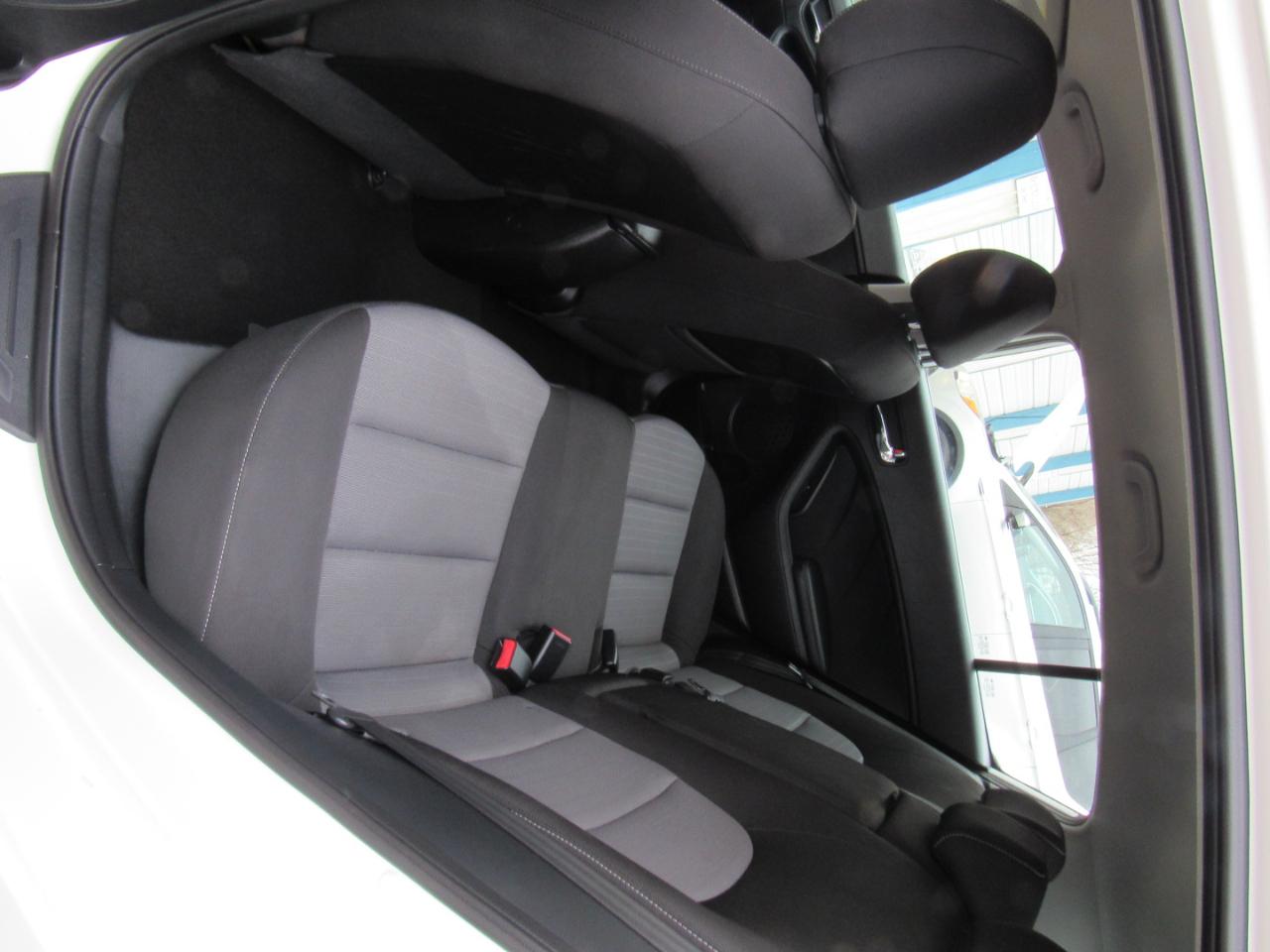 Kia Forte 5-Door LX 2016