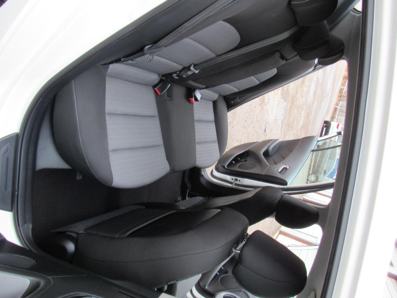 Kia Forte 5-Door LX 2016