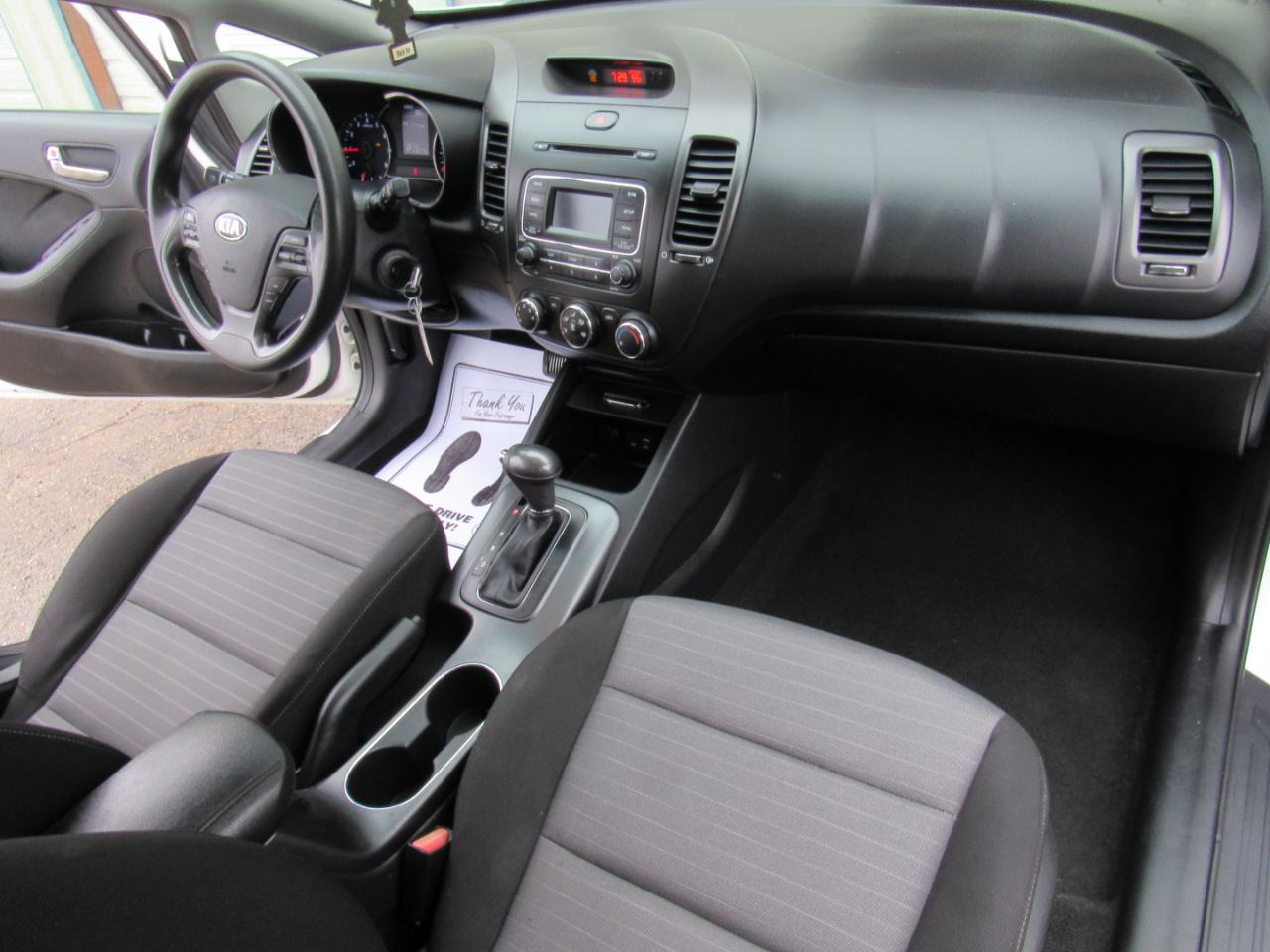 Kia Forte 5-Door LX 2016