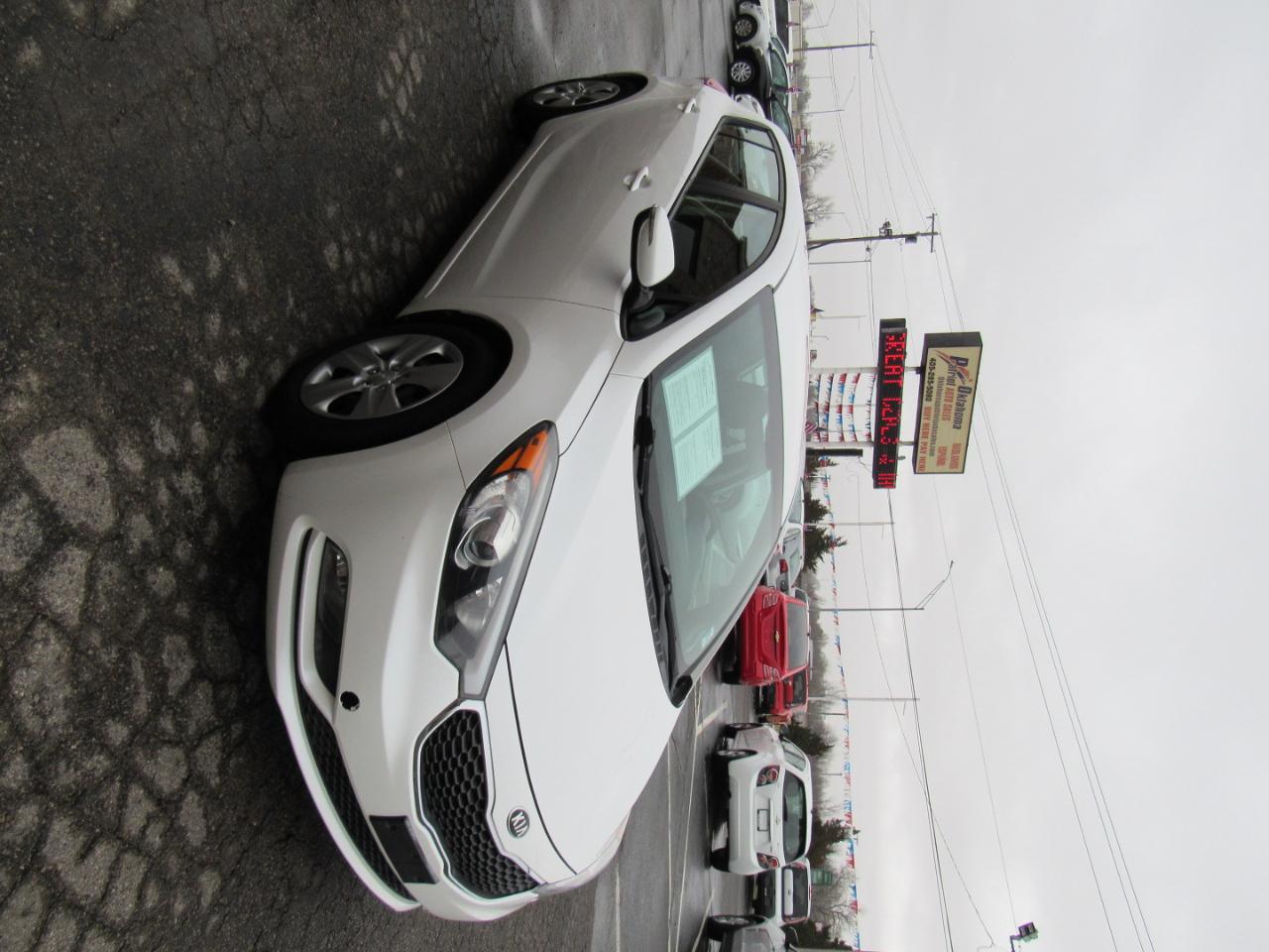 Kia Forte 5-Door LX 2016