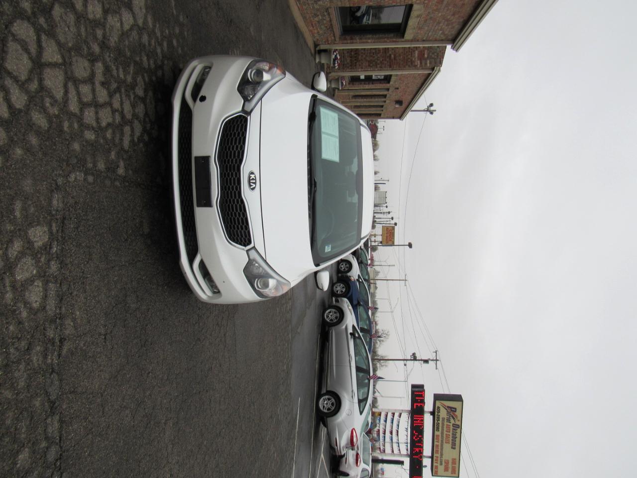 Kia Forte 5-Door LX 2016