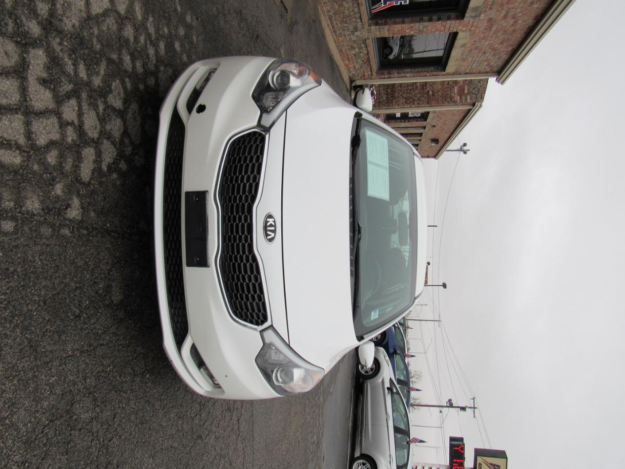 Kia Forte 5-Door LX 2016