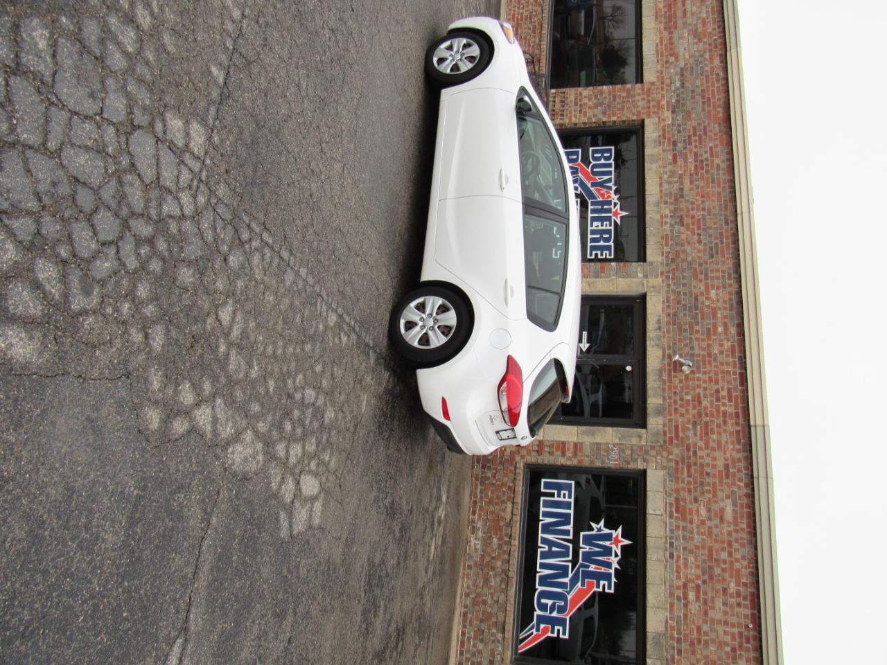 Kia Forte 5-Door LX 2016