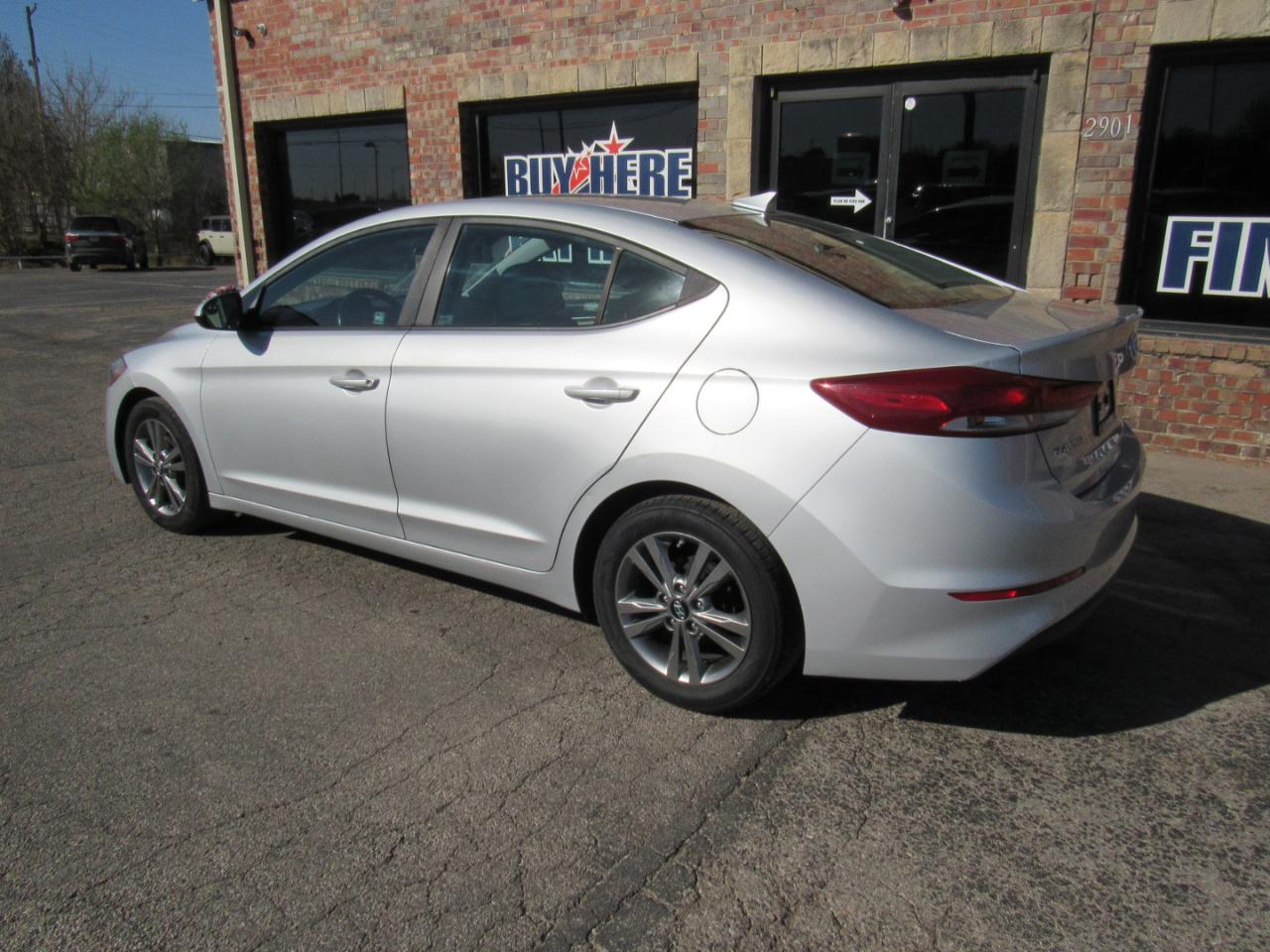 Hyundai Elantra Value Edition 6A 2017