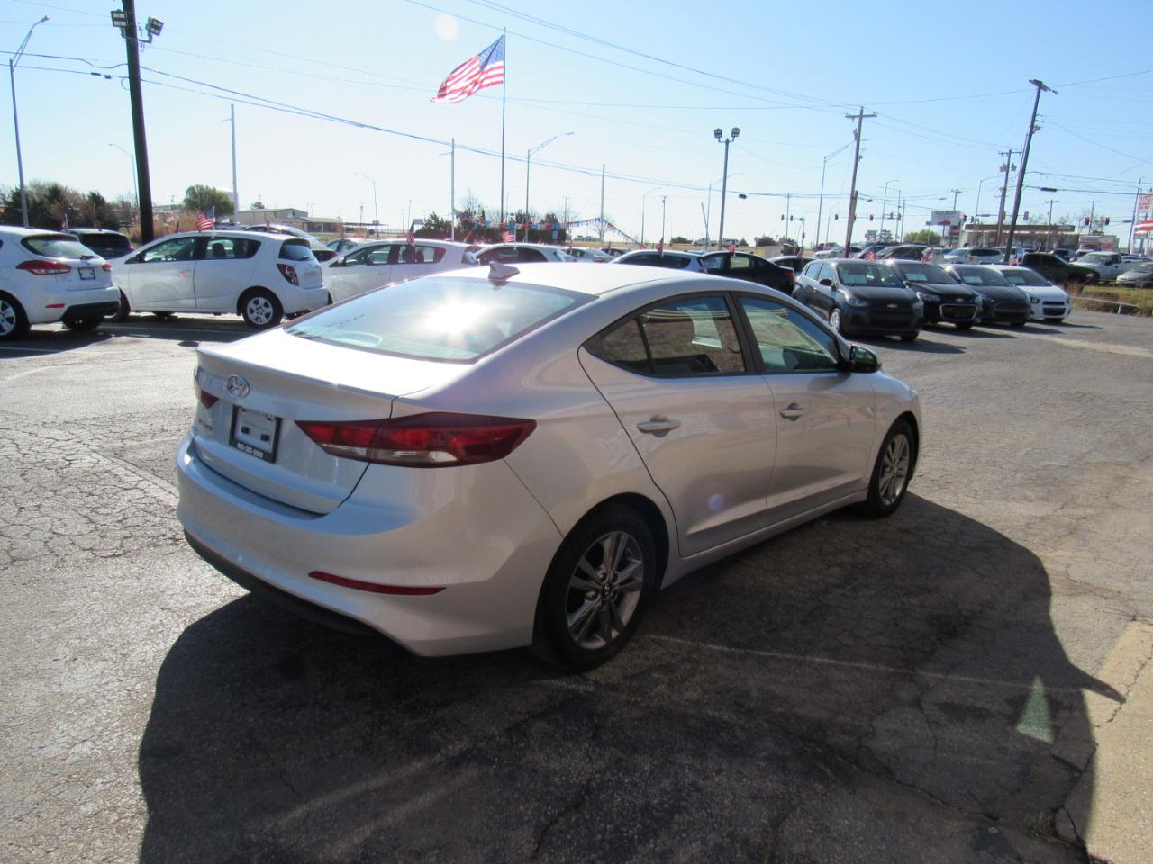 Hyundai Elantra Value Edition 6A 2017