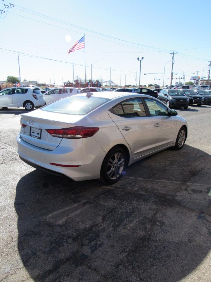 Hyundai Elantra Value Edition 6A 2017