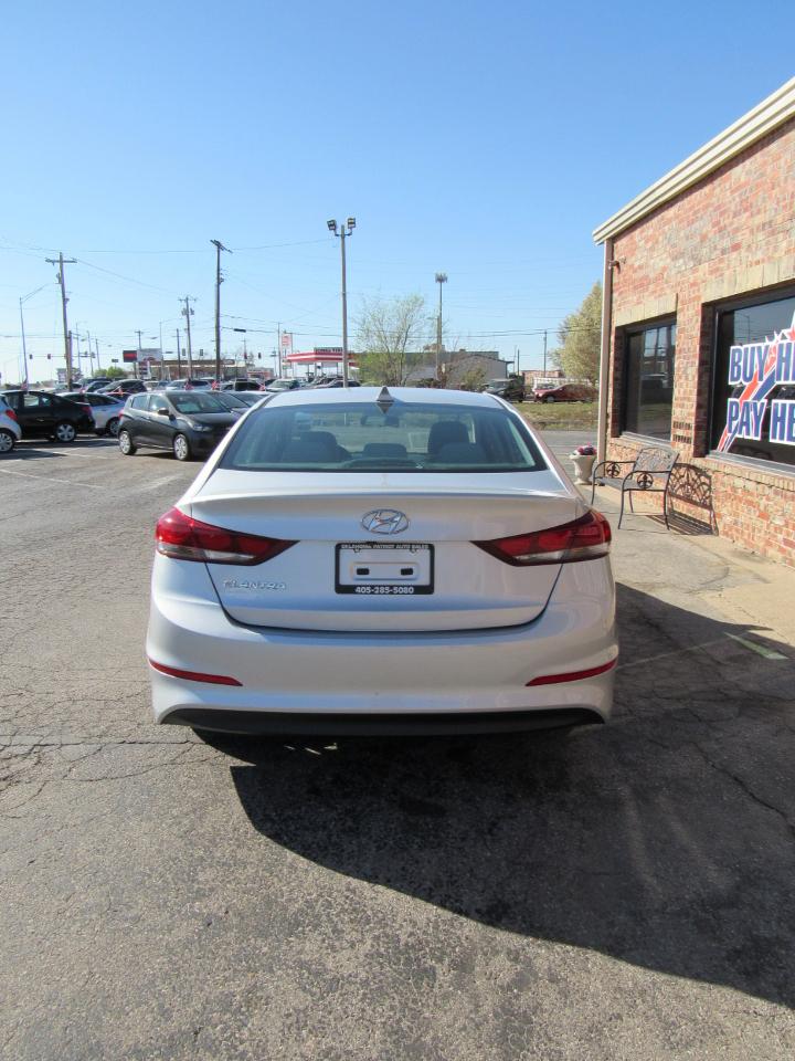 Hyundai Elantra Value Edition 6A 2017