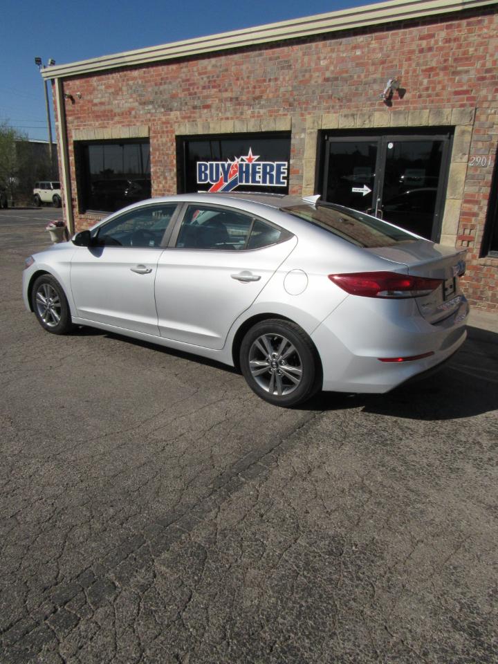 Hyundai Elantra Value Edition 6A 2017