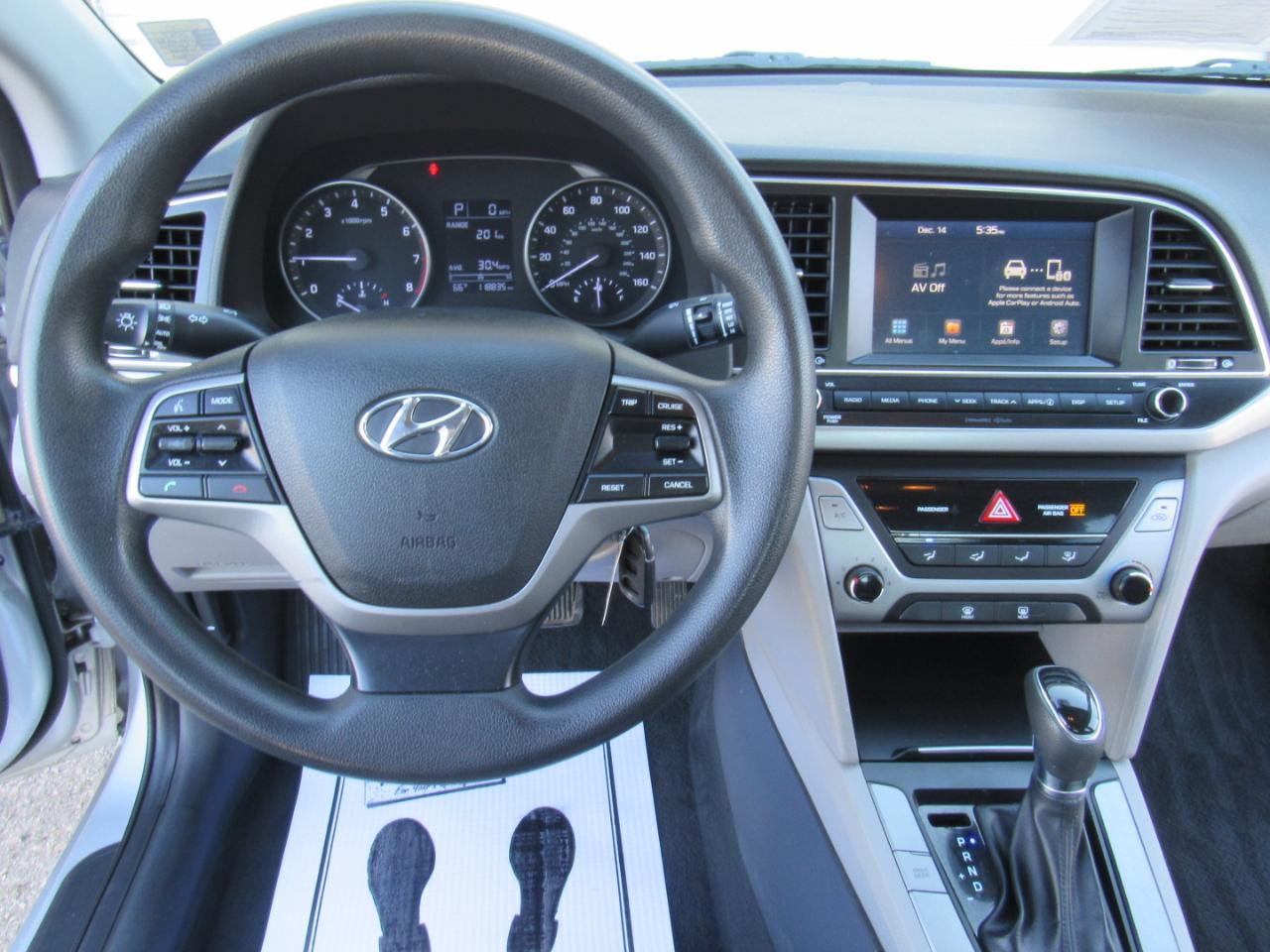 Hyundai Elantra Value Edition 6A 2017