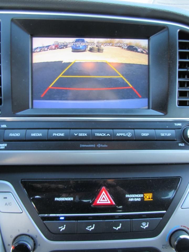 Hyundai Elantra Value Edition 6A 2017