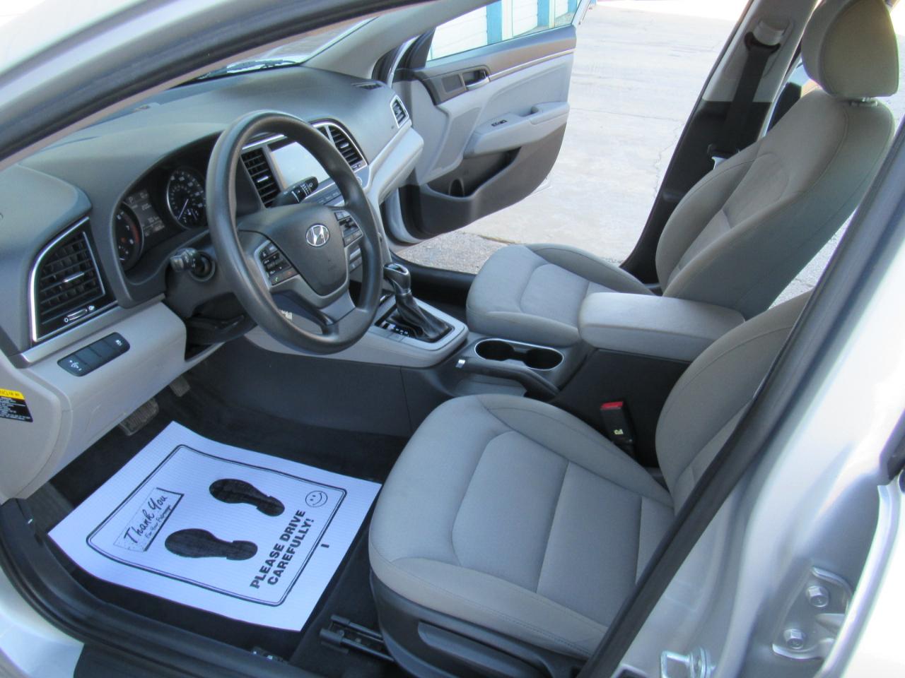 Hyundai Elantra Value Edition 6A 2017